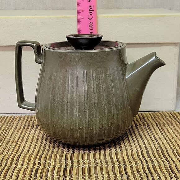 Redwing Teapot,wood holder, 4 cups, 4 coasters, tea tin, woven sushi mat. - Picture 2 of 16